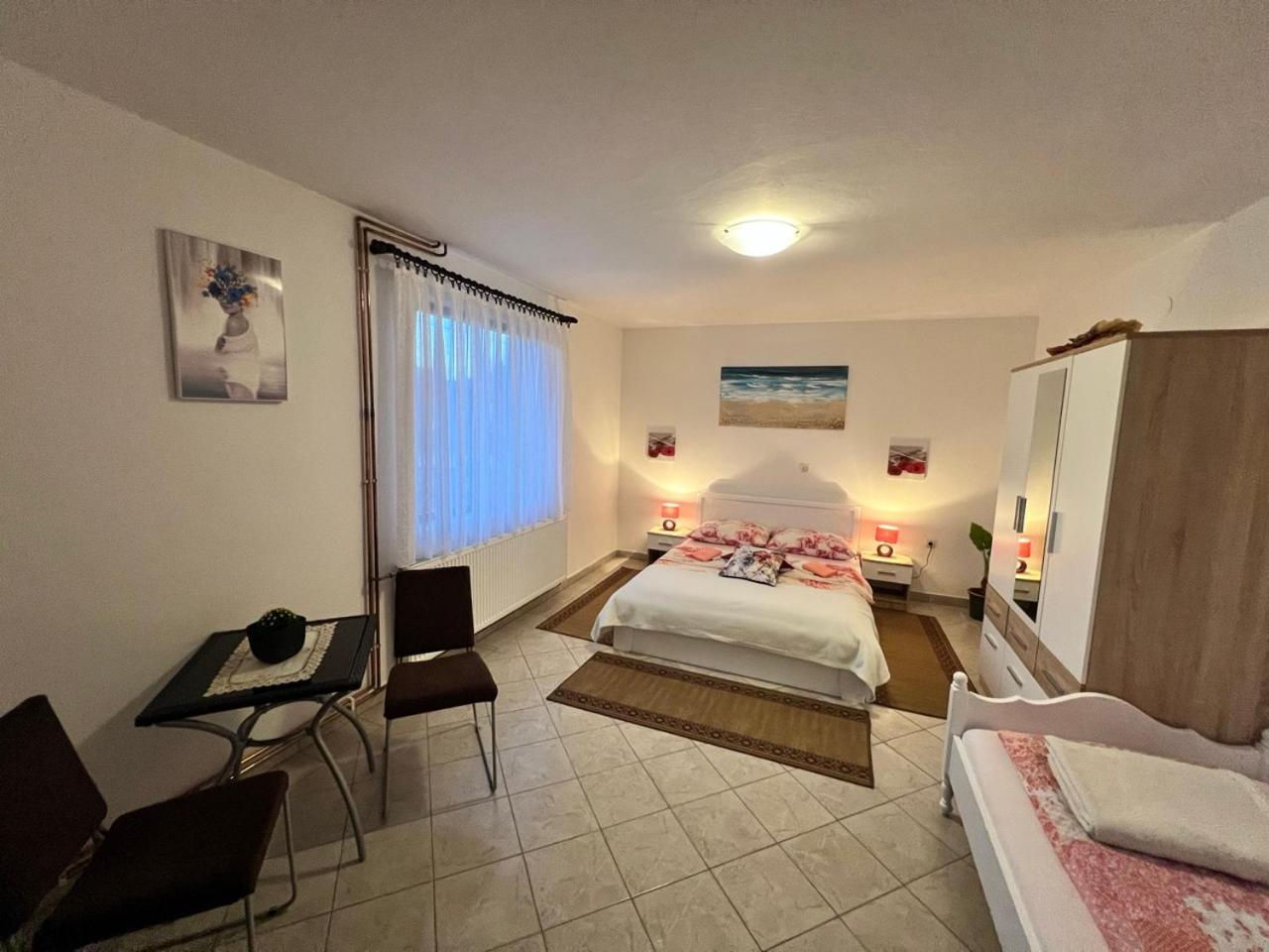 Apartments Fuma Otocac Bagian luar foto